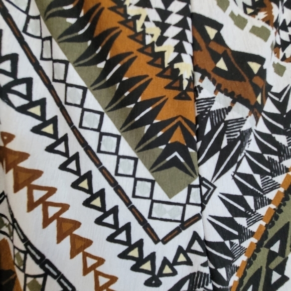 XL Geometric Aztec Wide Leg Pants - Picture 4 of 6